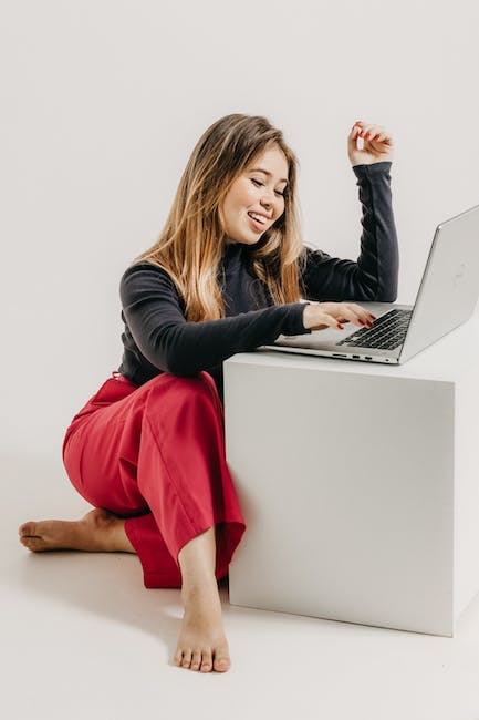 Zapatillas negras para mujer: Comodidad y estilo en el trabajo