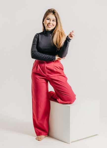 Pantalones de lino Mango: frescura y estilo para el verano