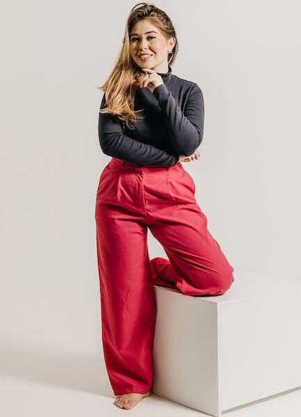 Pantalones blancos de Stradivarius: estilo y elegancia en tu guardarropa